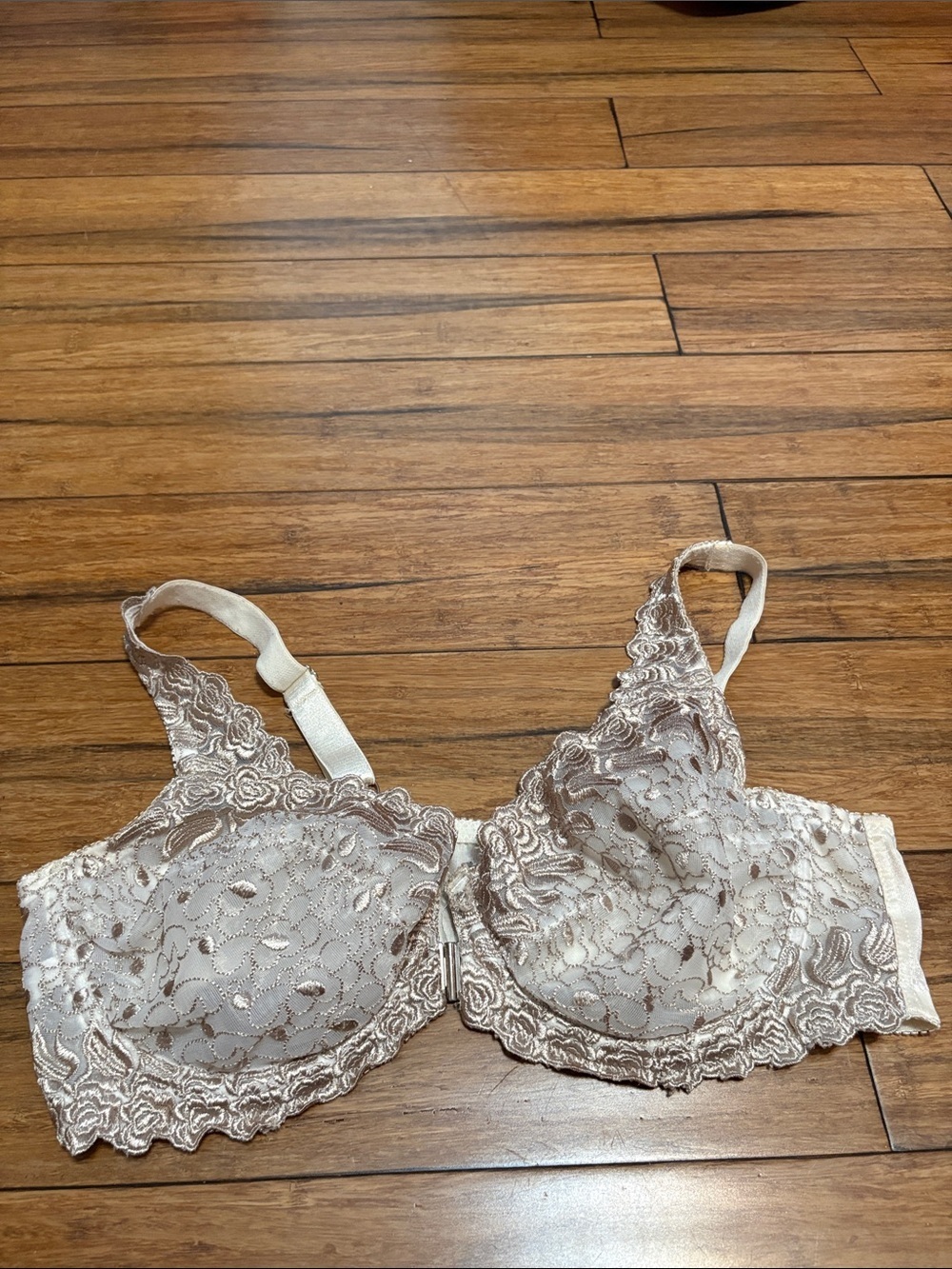 Amoureuse Bra 40B Underwire Embroidered Unlined Front Close Bra Taupe Cream
